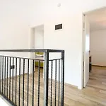 Modern With Private Pool And Garden Willa *