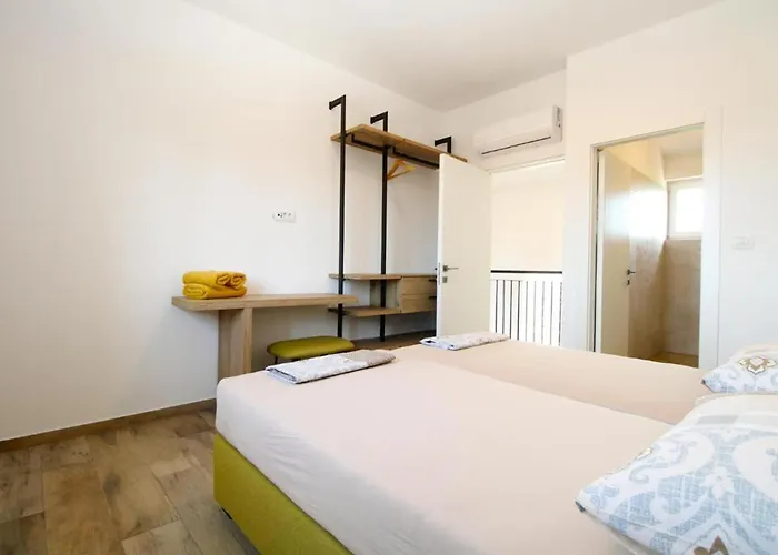 Villa Modern With Private Pool And Garden *