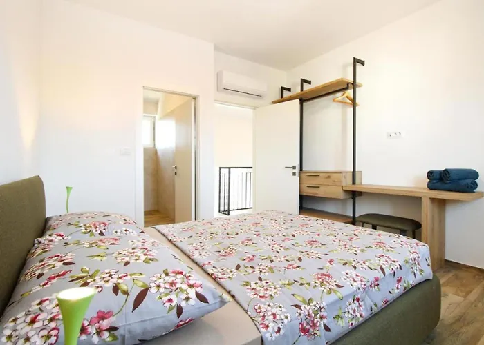 Modern With Private Pool And Garden Vila *