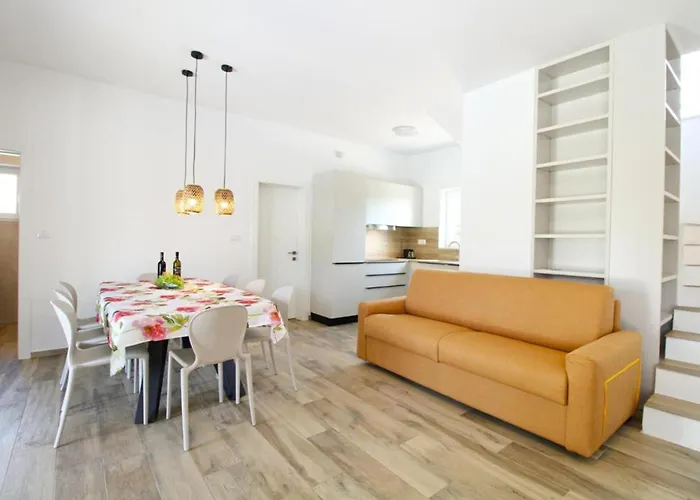 Modern With Private Pool And Garden Póla