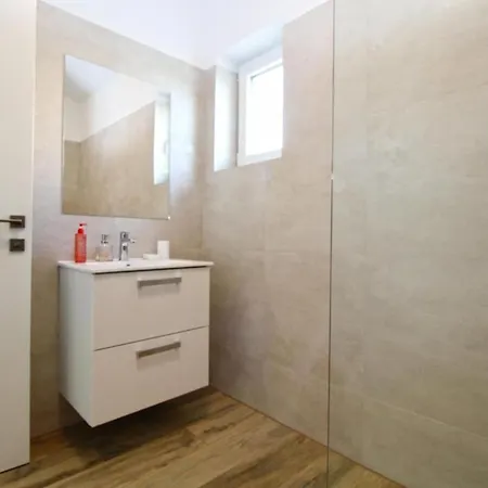 Вілла Modern With Private Pool And Garden *