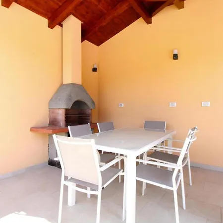 Modern With Private Pool And Garden Póla