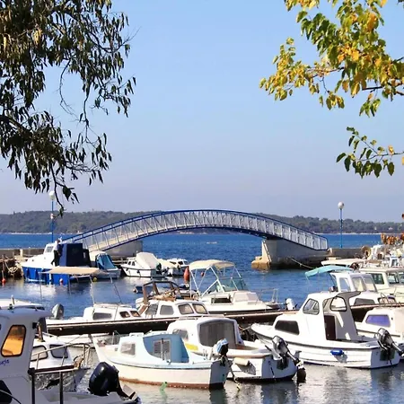 Вілла Modern With Private Pool And Garden