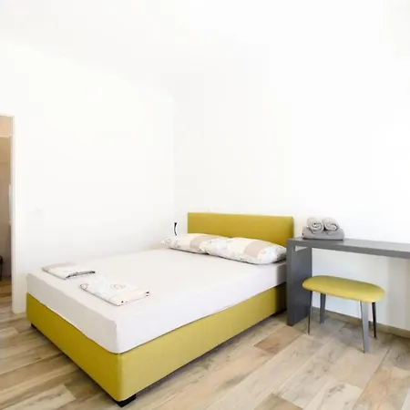 Modern With Private Pool And Garden