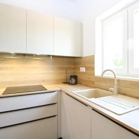 Вілла Modern With Private Pool And Garden