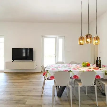 Modern With Private Pool And Garden * Пула