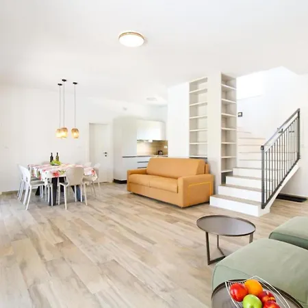 Modern With Private Pool And Garden