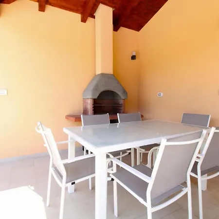 Modern With Private Pool And Garden Villa Póla