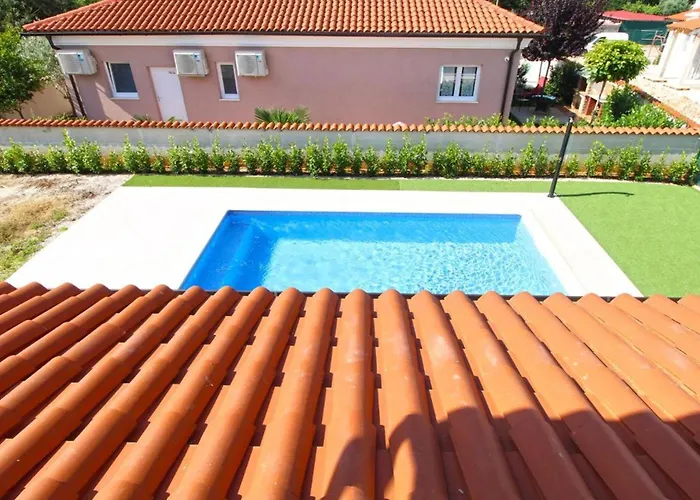 Modern With Private Pool And Garden * Pula
