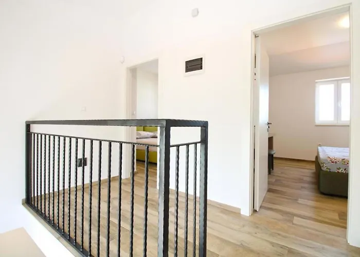 Modern With Private Pool And Garden Villa *